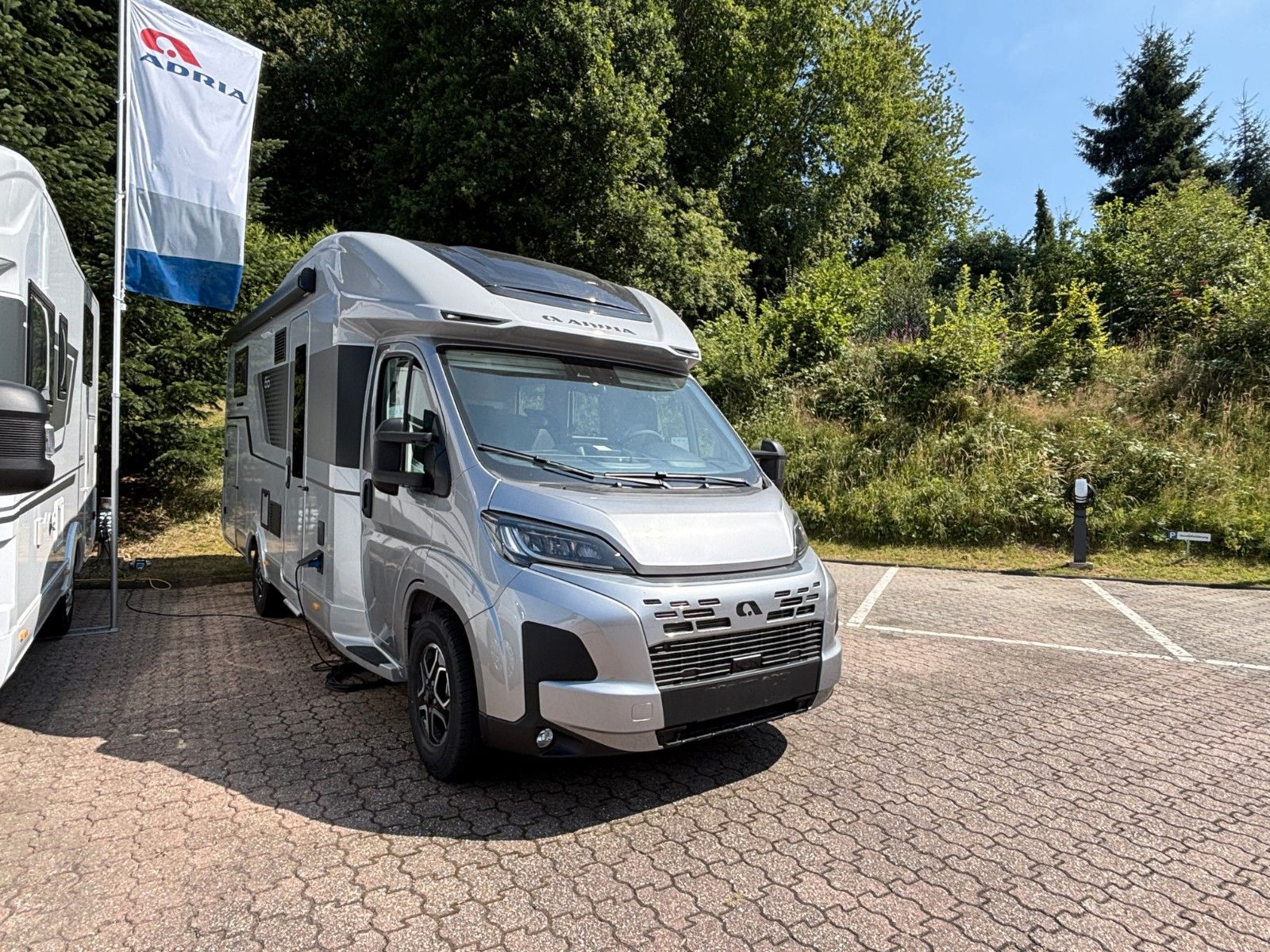 Adria Matrix 60Y 670 SL Jubilee 180,Luftfed.,Combi6 E