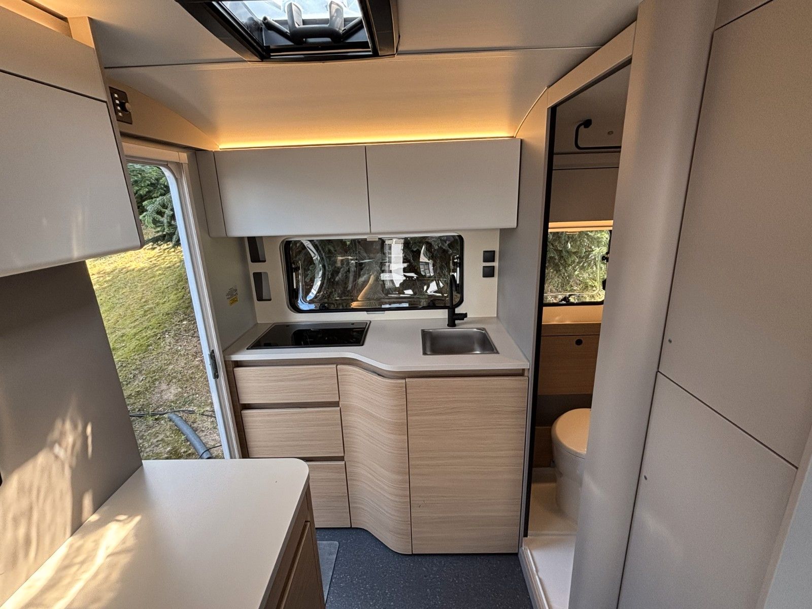 Adria Action 391 LH, Mover, Applikationen Grau 2026