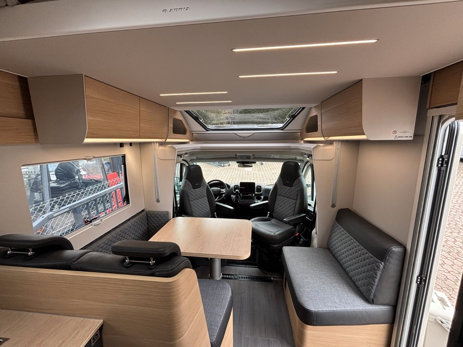 Adria Matrix 60Y 670 SL Jubilee 180,Luftfed.,Combi6 E