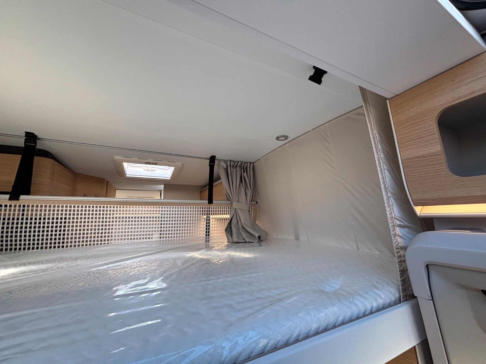 Adria Matrix 60Y 670 SL Jubilee 180,Luftfed.,Combi6 E