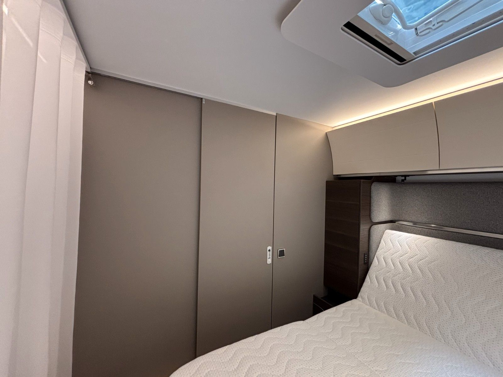 ADRIA Alpina 663 HT 2026 Frontküche,Heckbad,Backofen