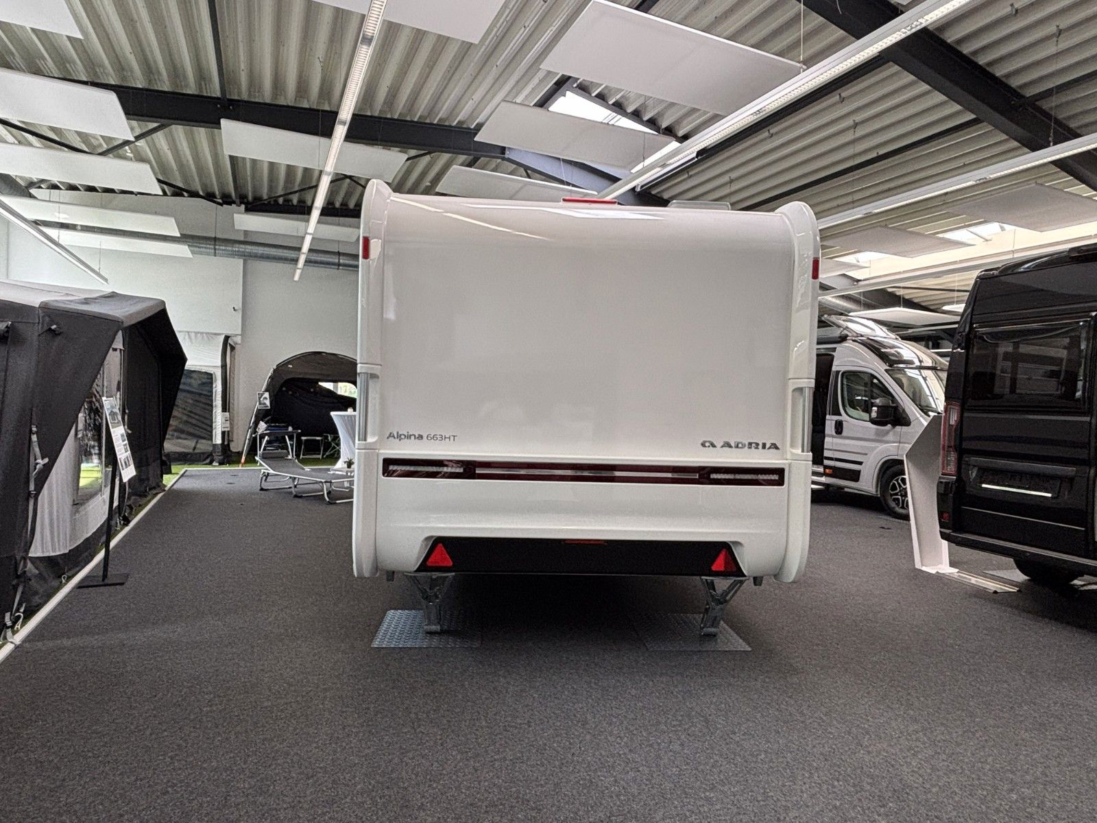 ADRIA Alpina 663 HT 2026 Frontküche,Heckbad,Backofen