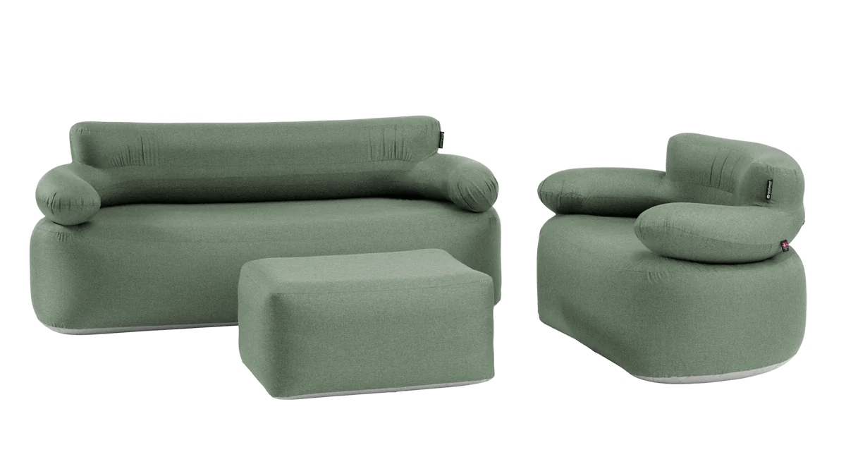 Sofa, Sessel und Hocker des Outwell Inflatable Furniture Laze Set sind als aufblasbare Loungegruppe freigestellt dargestellt.