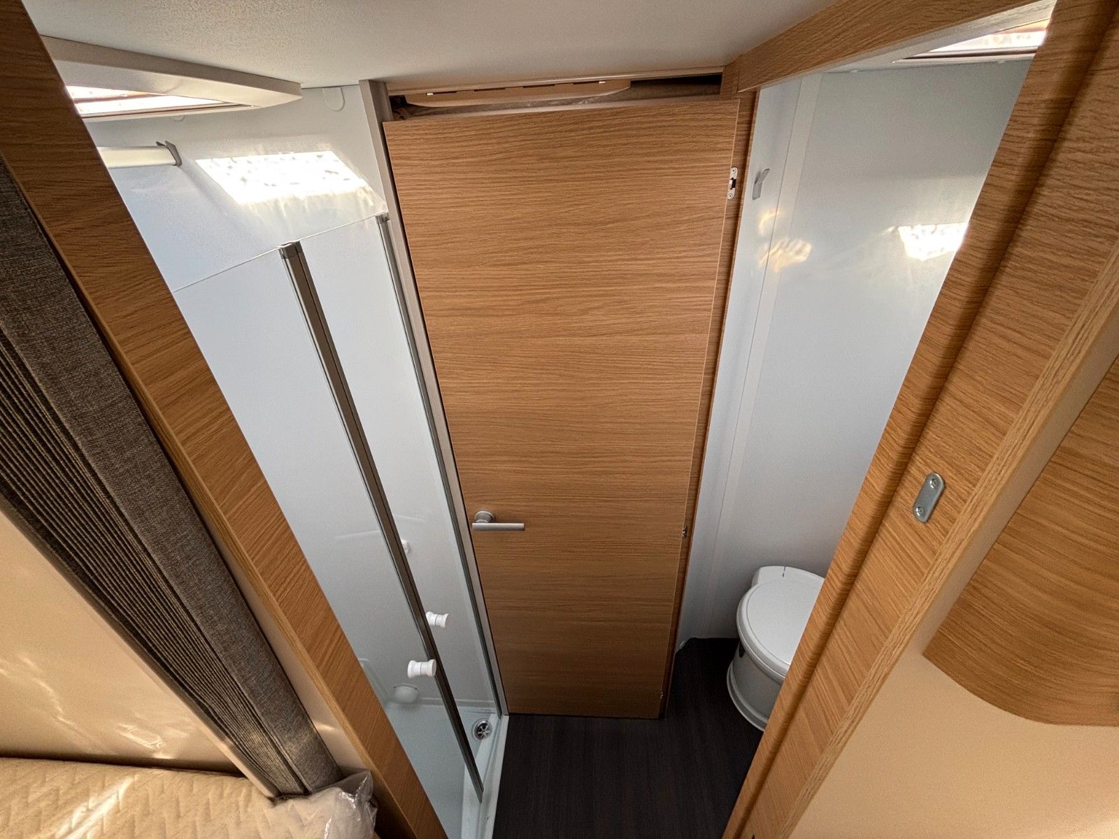 Adria Matrix 60Y 670 SL Jubilee 180,Luftfed.,Combi6 E