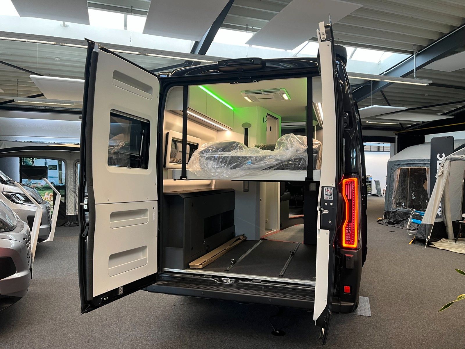 ADRIA Twin Supreme 640 SGX,Voll-Luftf.,400WP,18",Leder