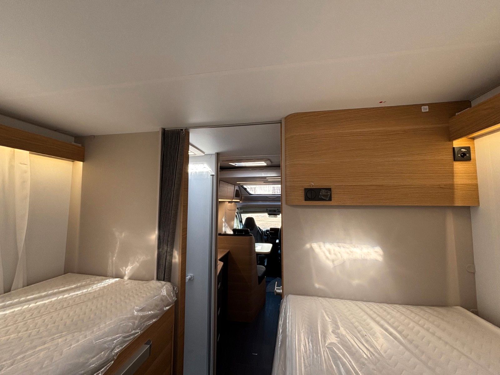 Adria Matrix 60Y 670 SL Jubilee 180,Luftfed.,Combi6 E