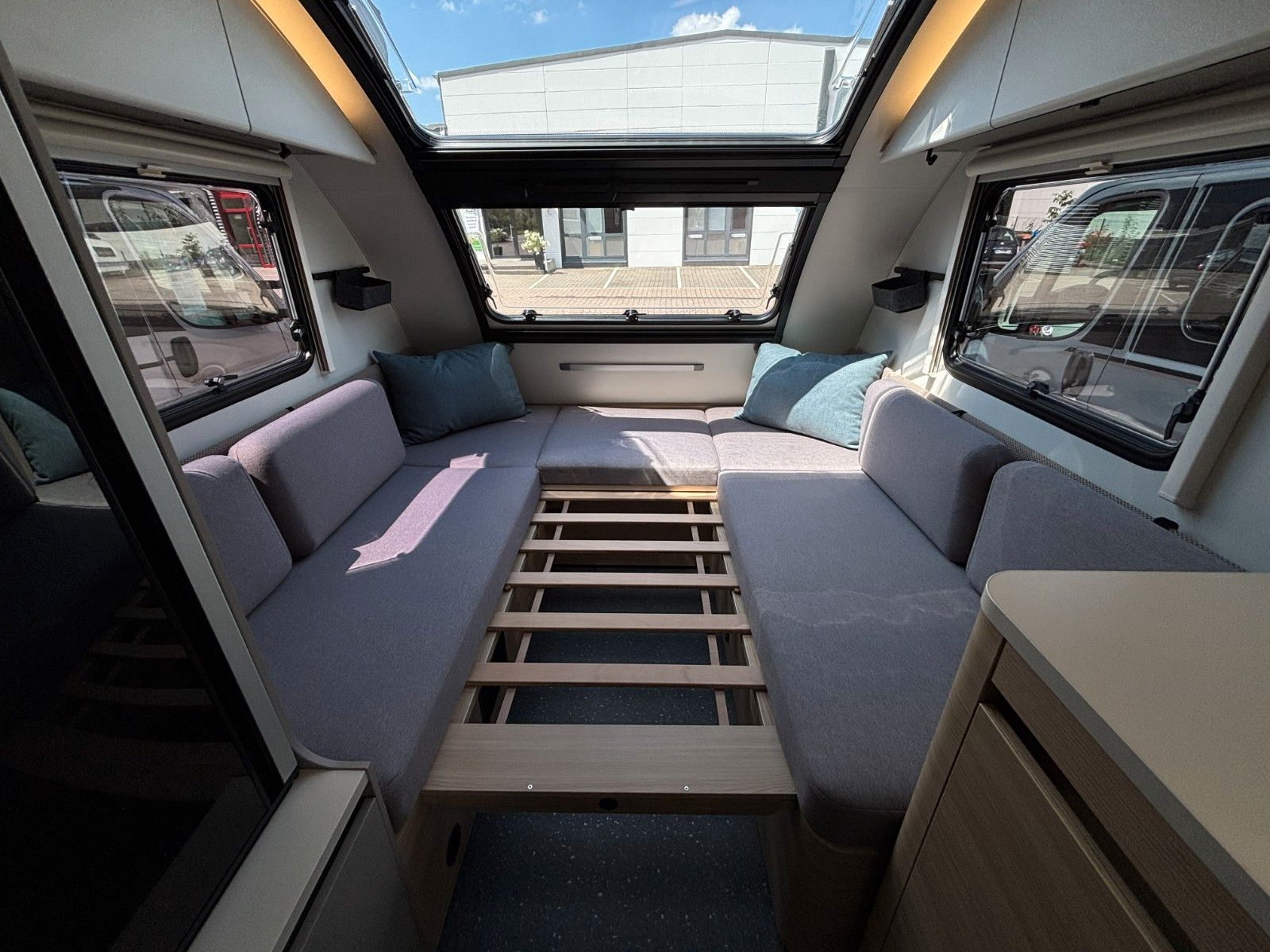 Adria Action 391 LH, Mover, Applikationen Grau 2026