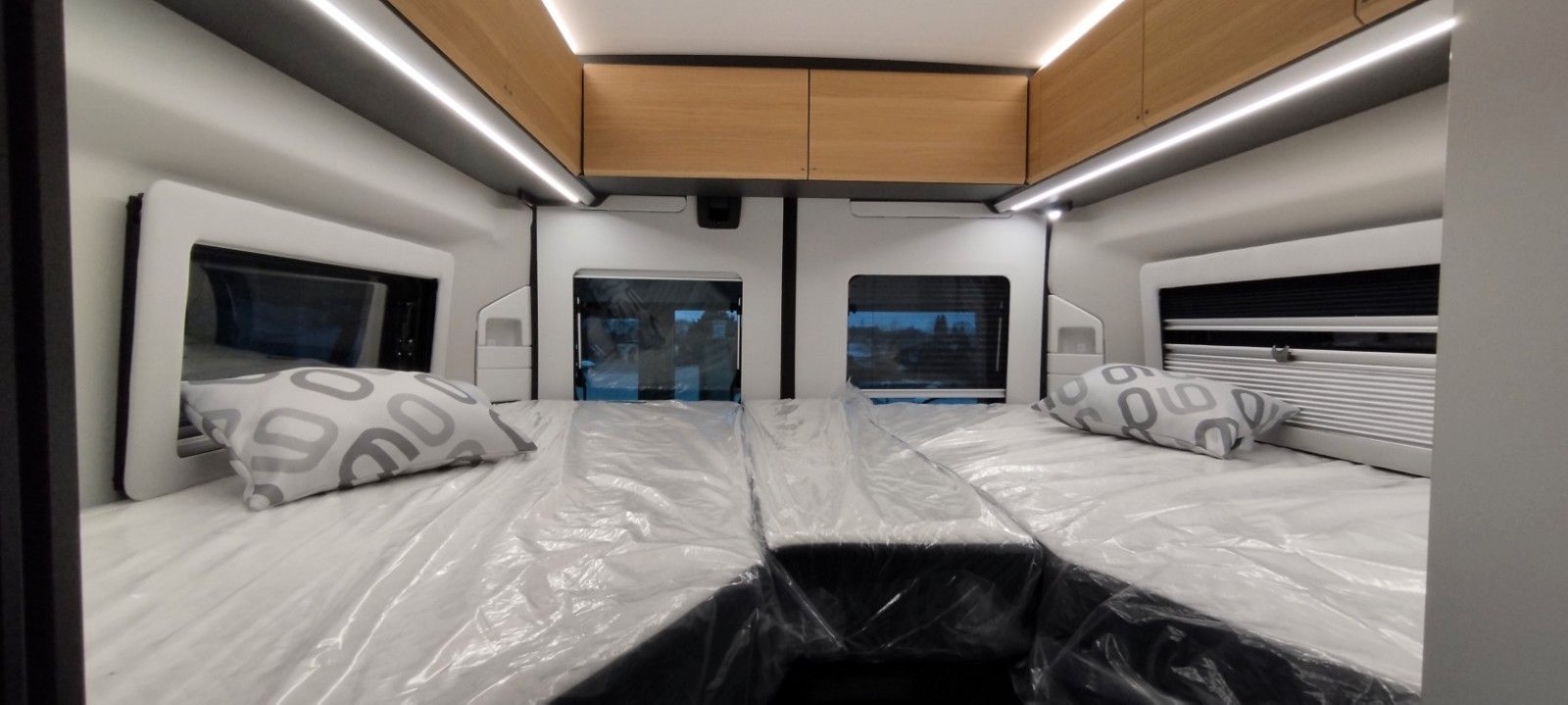 Adria Twin 640 SLB 60Y Jubilee 42,5 Maxi Combi D6E