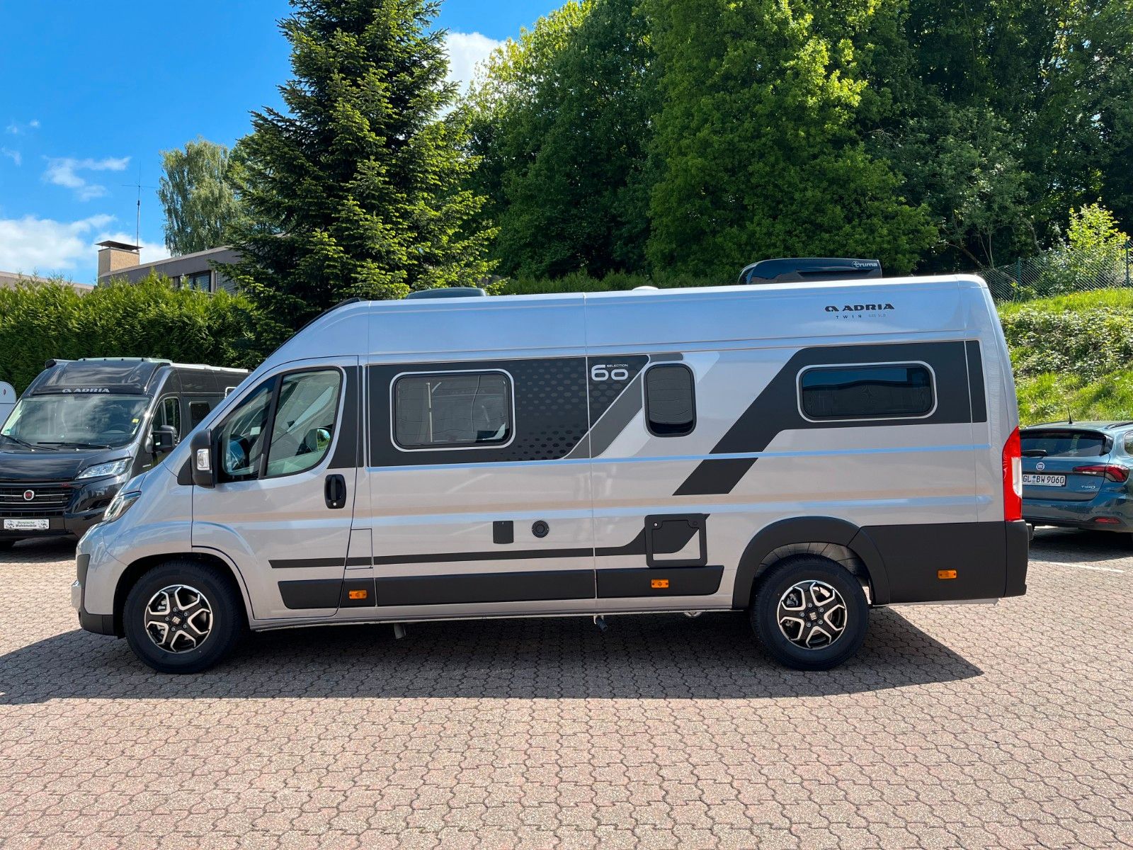 ADRIA Twin 640 SLB 60Y Jubilee 42 Maxi Combi D6E