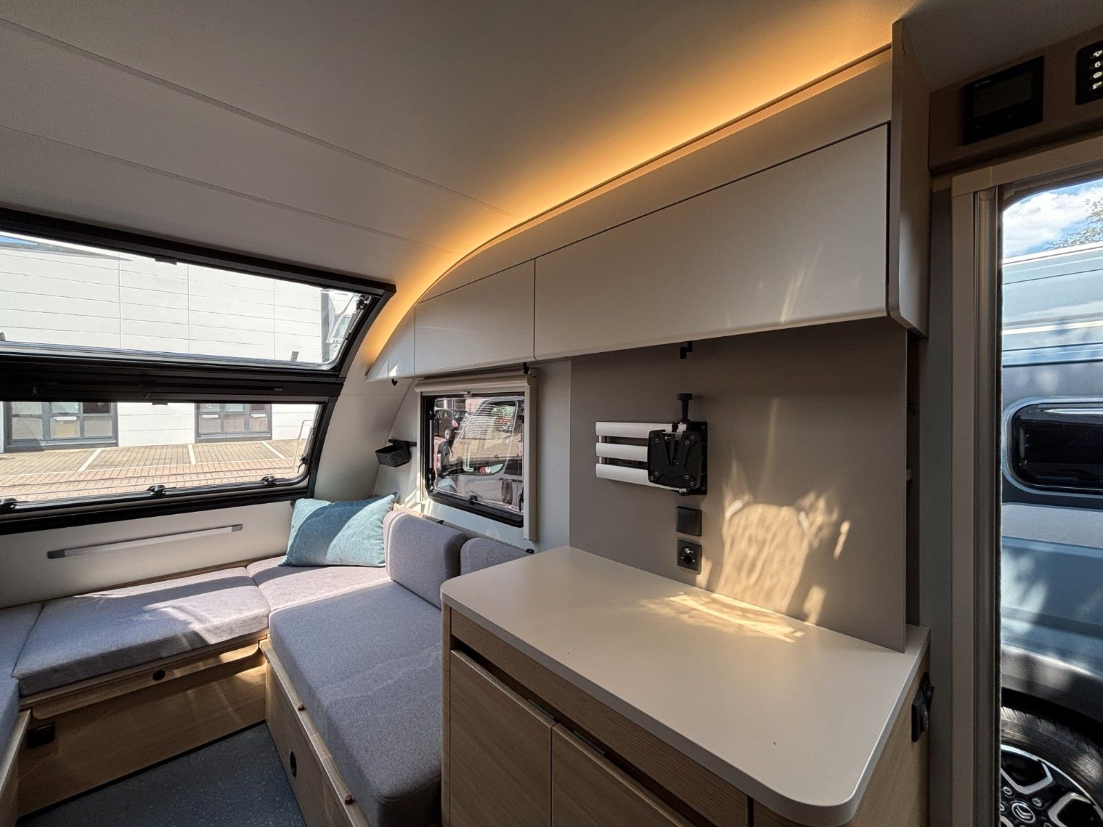 Adria Action 391 LH, Mover, Applikationen Grau 2026