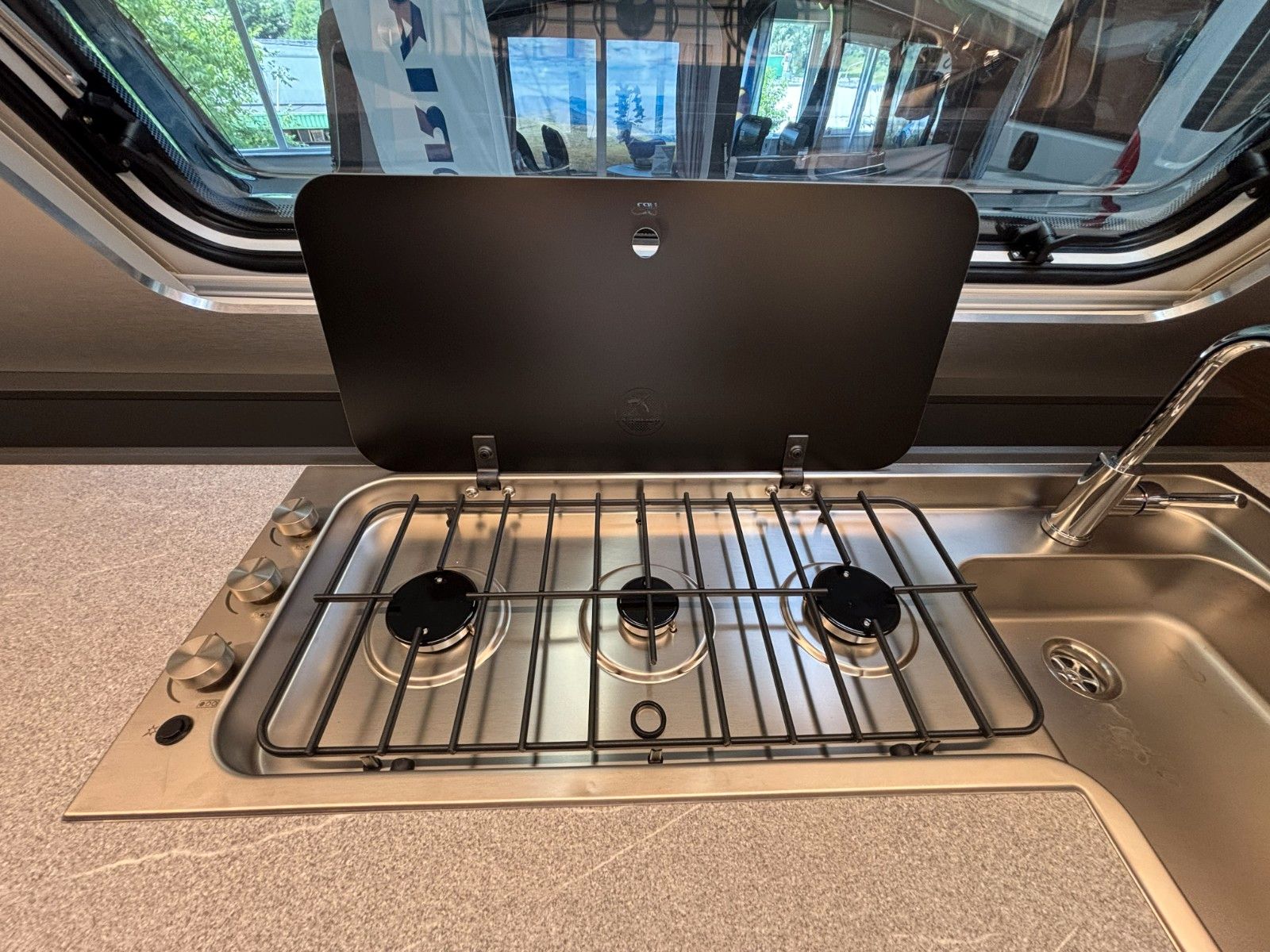 ADRIA Alpina 663 HT 2026 Frontküche,Heckbad,Backofen