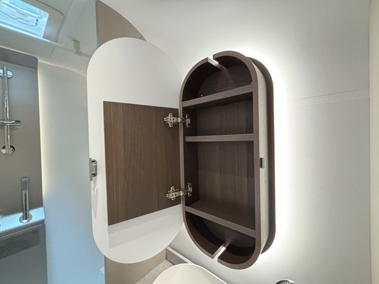 ADRIA Alpina 663 HT 2026 Frontküche,Heckbad,Backofen