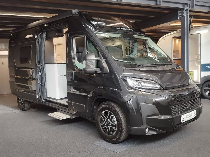 Adria Twin Supreme Edition 600 SPB 2025