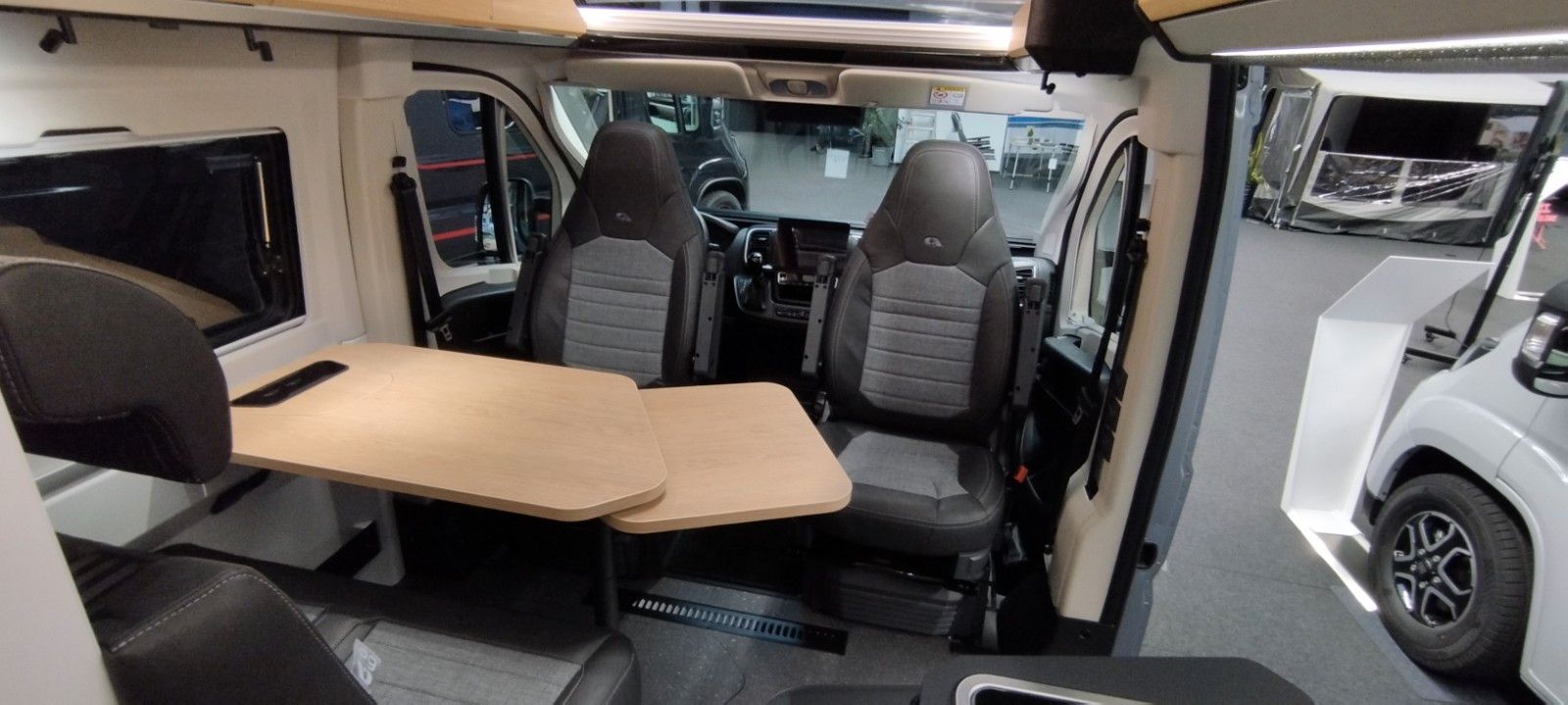 Adria Twin 640 SLB 60Y Jubilee 42,5 Maxi Combi D6E