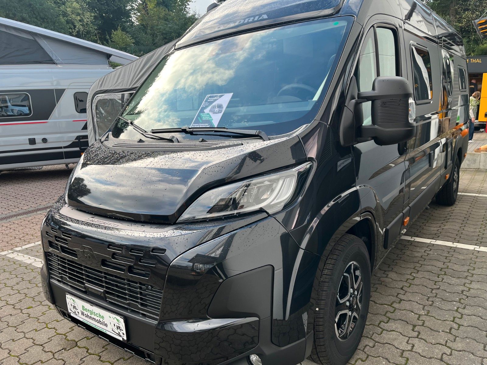 ADRIA Twin Edition 640 SGX, Abstandstemp.,Schwarz,180