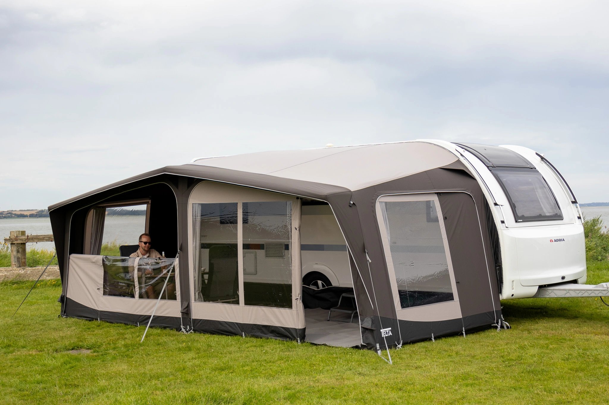 Telta Lounge (Size 10)
