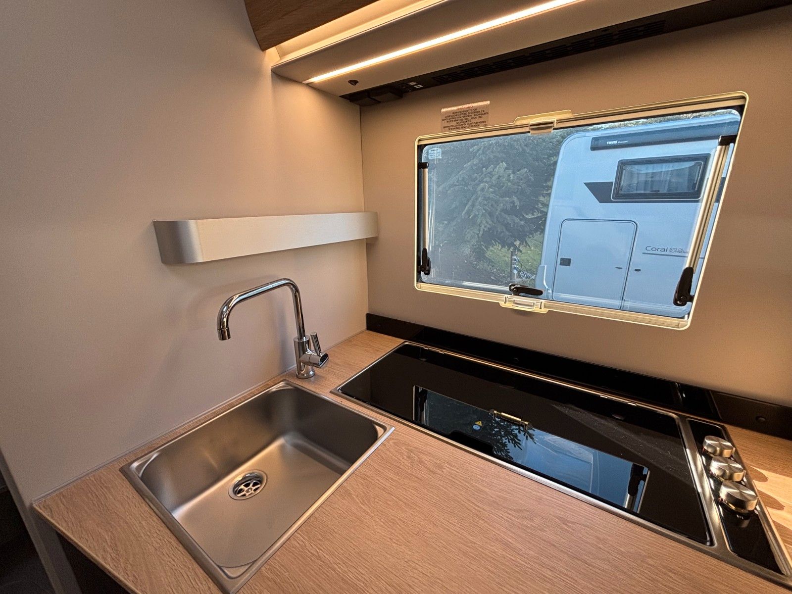 Adria Matrix 60Y 670 SL Jubilee 180,Luftfed.,Combi6 E