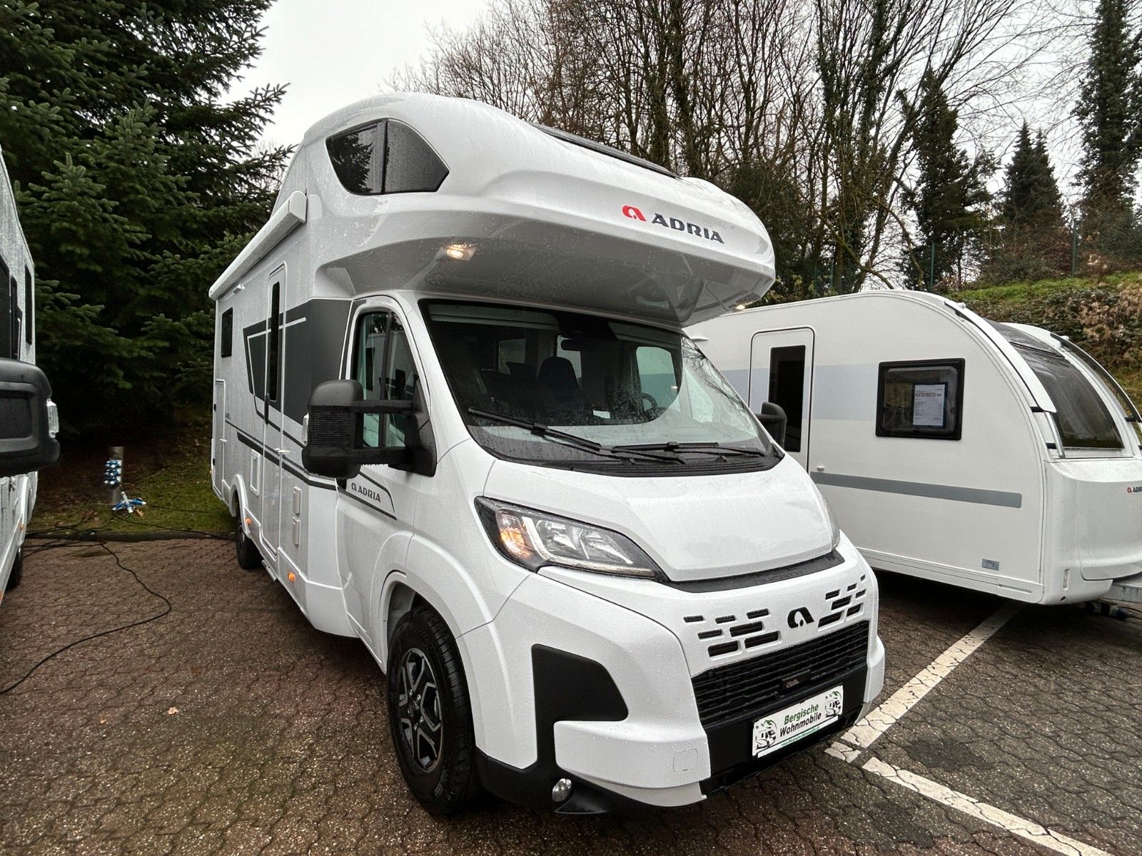 Adria Coral XL 660 SL All-in, 180PS, Aut, L-Dinette