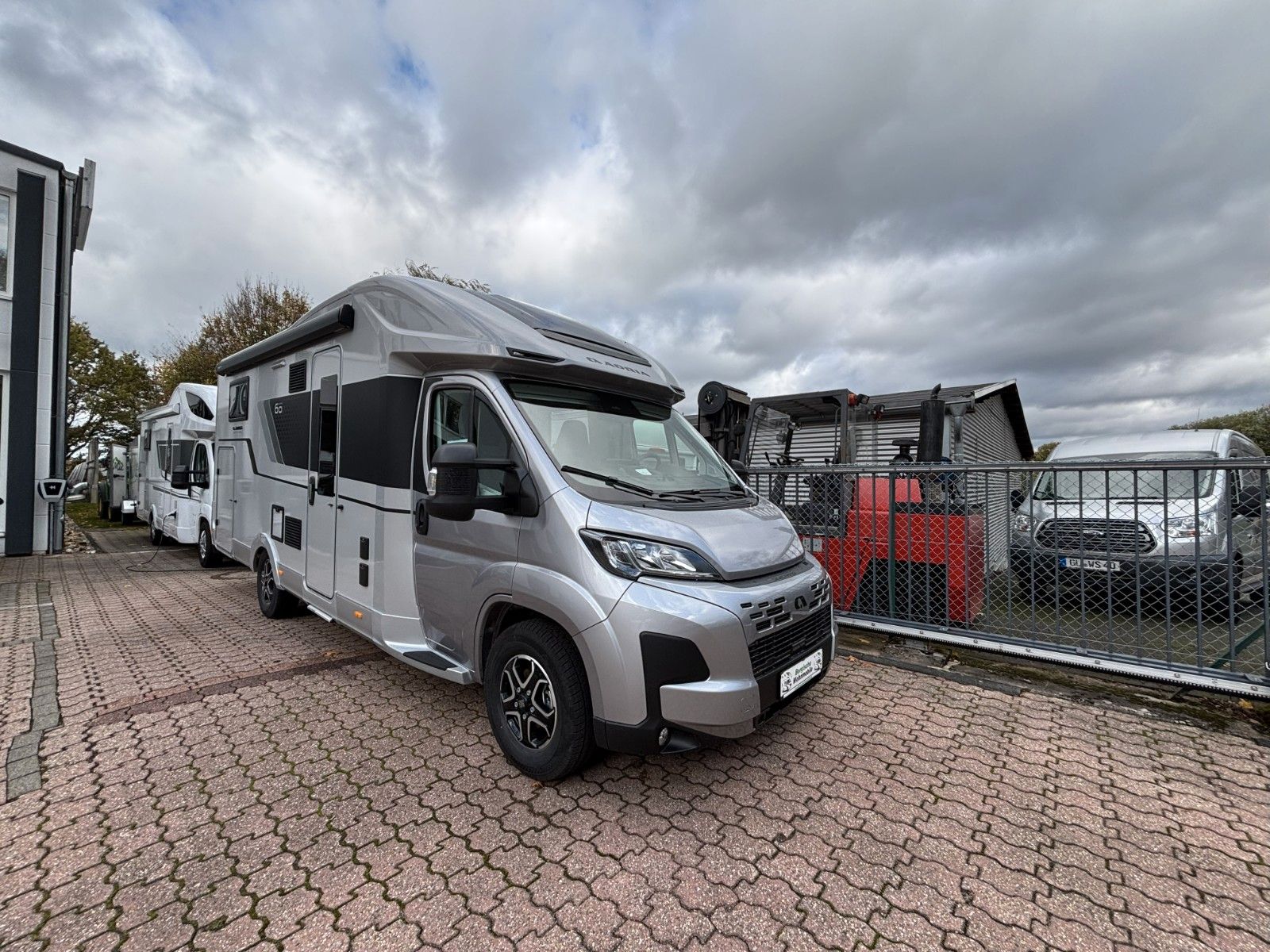 ADRIA Matrix 60Y 670 SL Jubilee 180,Luftfed.,Combi6 E