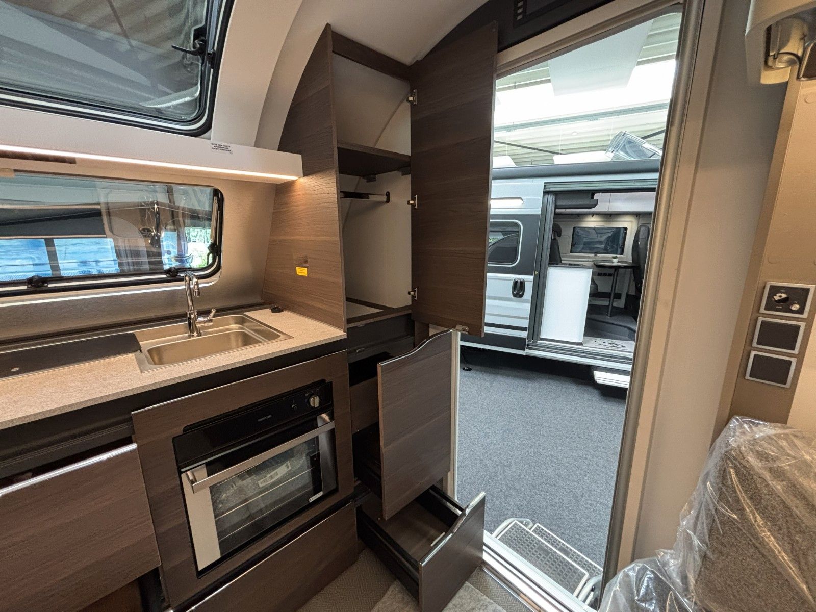 ADRIA Alpina 663 HT 2026 Frontküche,Heckbad,Backofen