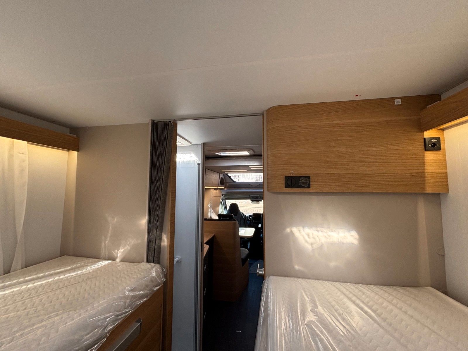 Adria Matrix 60Y 670 SL Jubilee 180,Luftfed.,Combi6 E