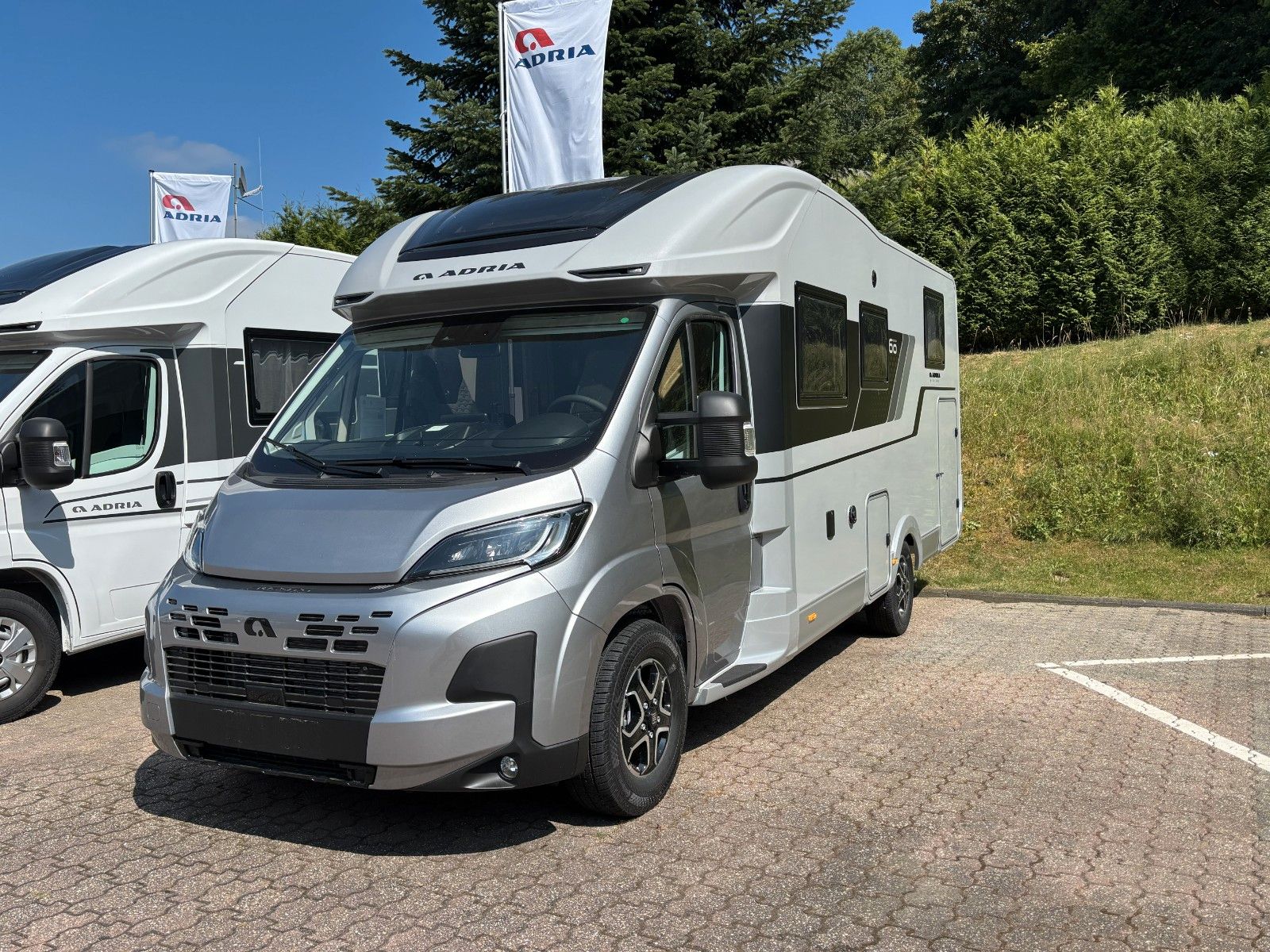 Adria Matrix 60Y 670 SL Jubilee 180,Luftfed.,Combi6 E