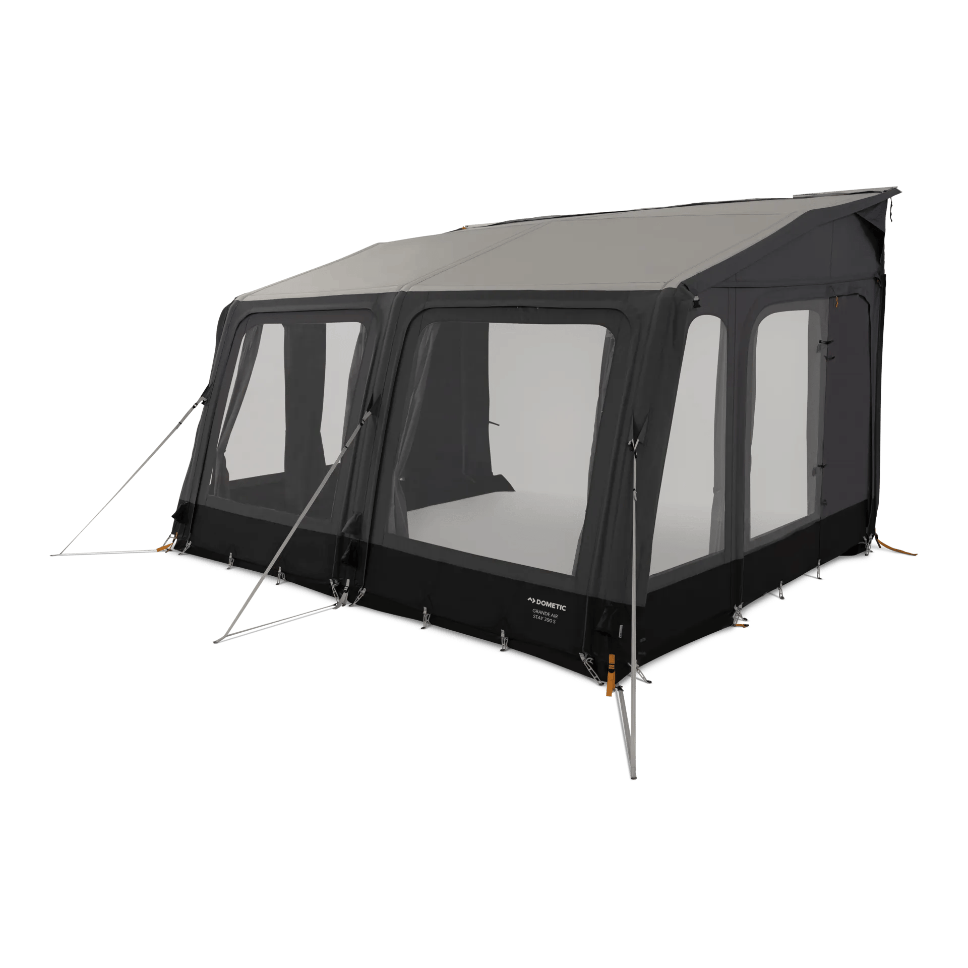 Schrägansicht des Dometic Grande AIR Stay 390 S Vorzelts mit großen Fensterflächen und seitlichem Eingang