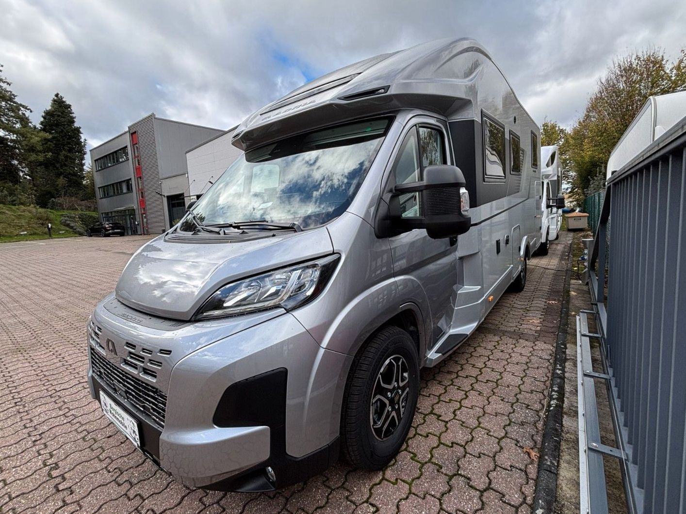 Adria Matrix 60Y 670 SL Jubilee 180,Luftfed.,Combi6 E