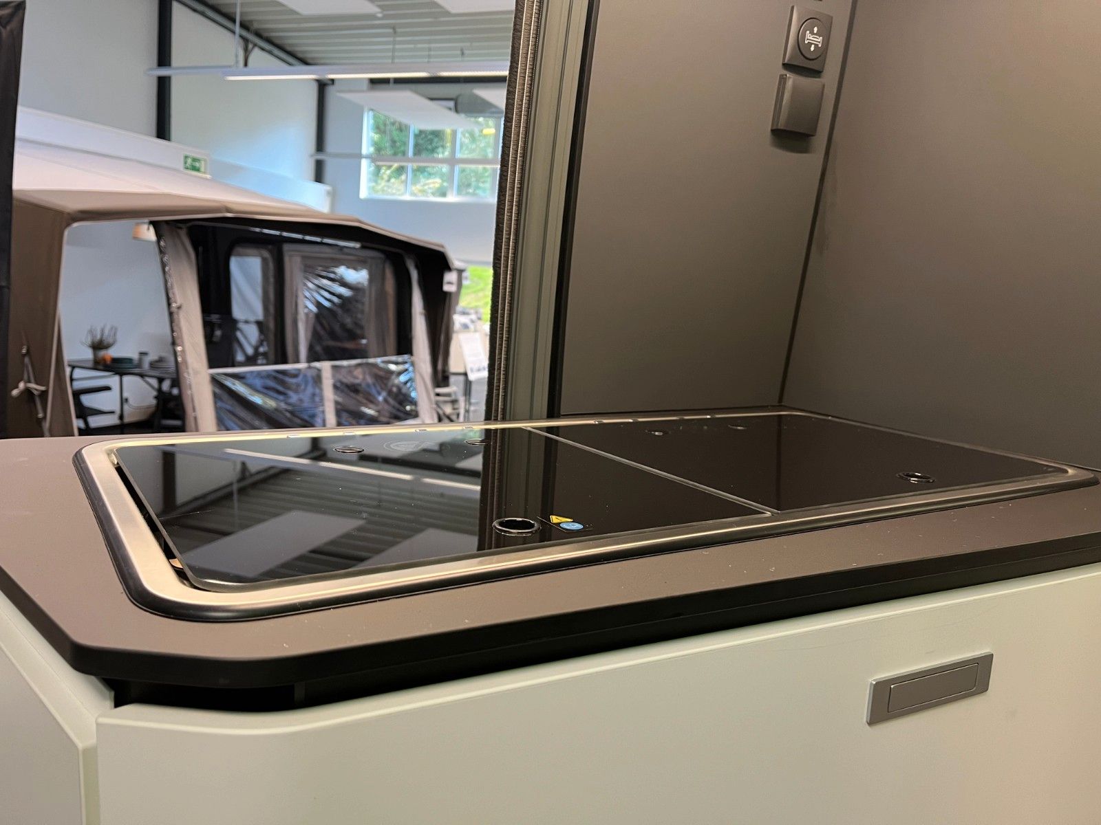 ADRIA Twin Supreme 640 SGX,Voll-Luftf.,400WP,18",Leder