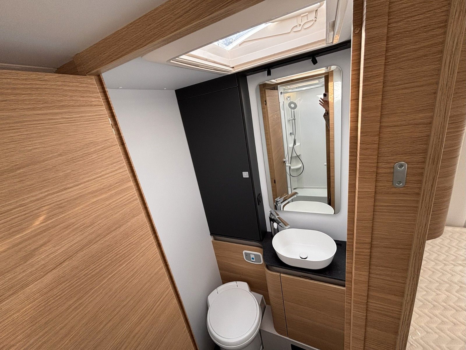 Adria Matrix 60Y 670 SL Jubilee 180,Luftfed.,Combi6 E