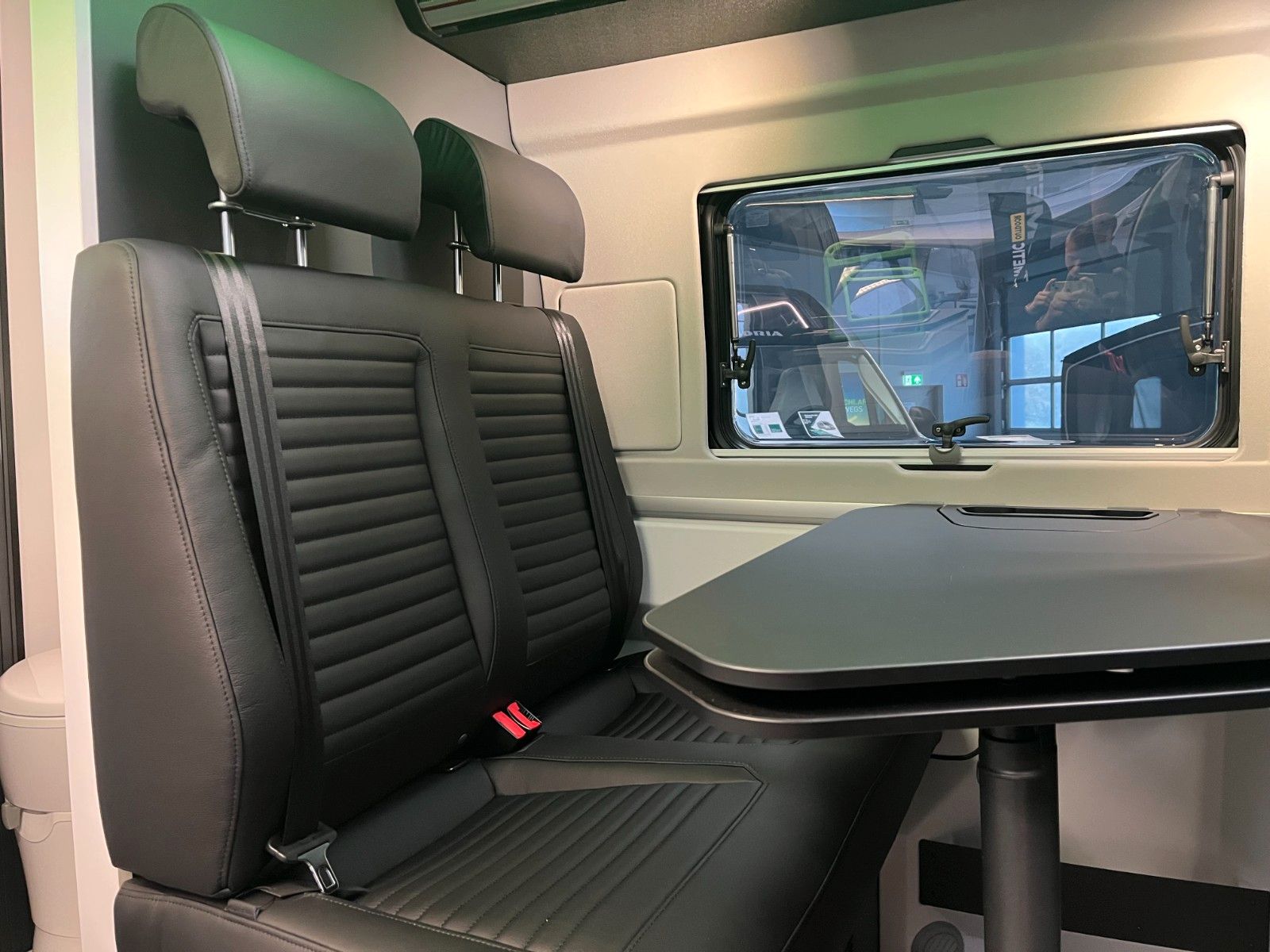 ADRIA Twin Supreme 640 SGX,Voll-Luftf.,400WP,18",Leder