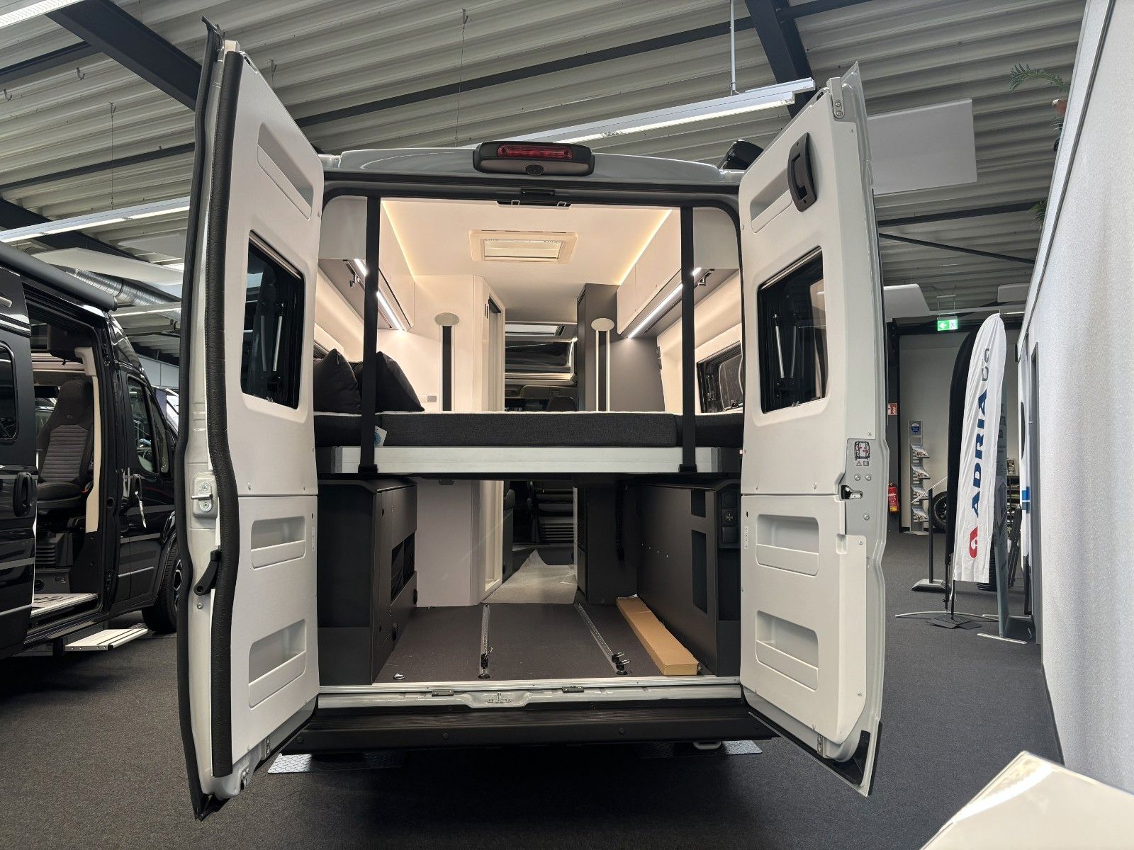 ADRIA Twin Edition 640 SGX 42,5Maxi 180PS,Autom.,Arno,