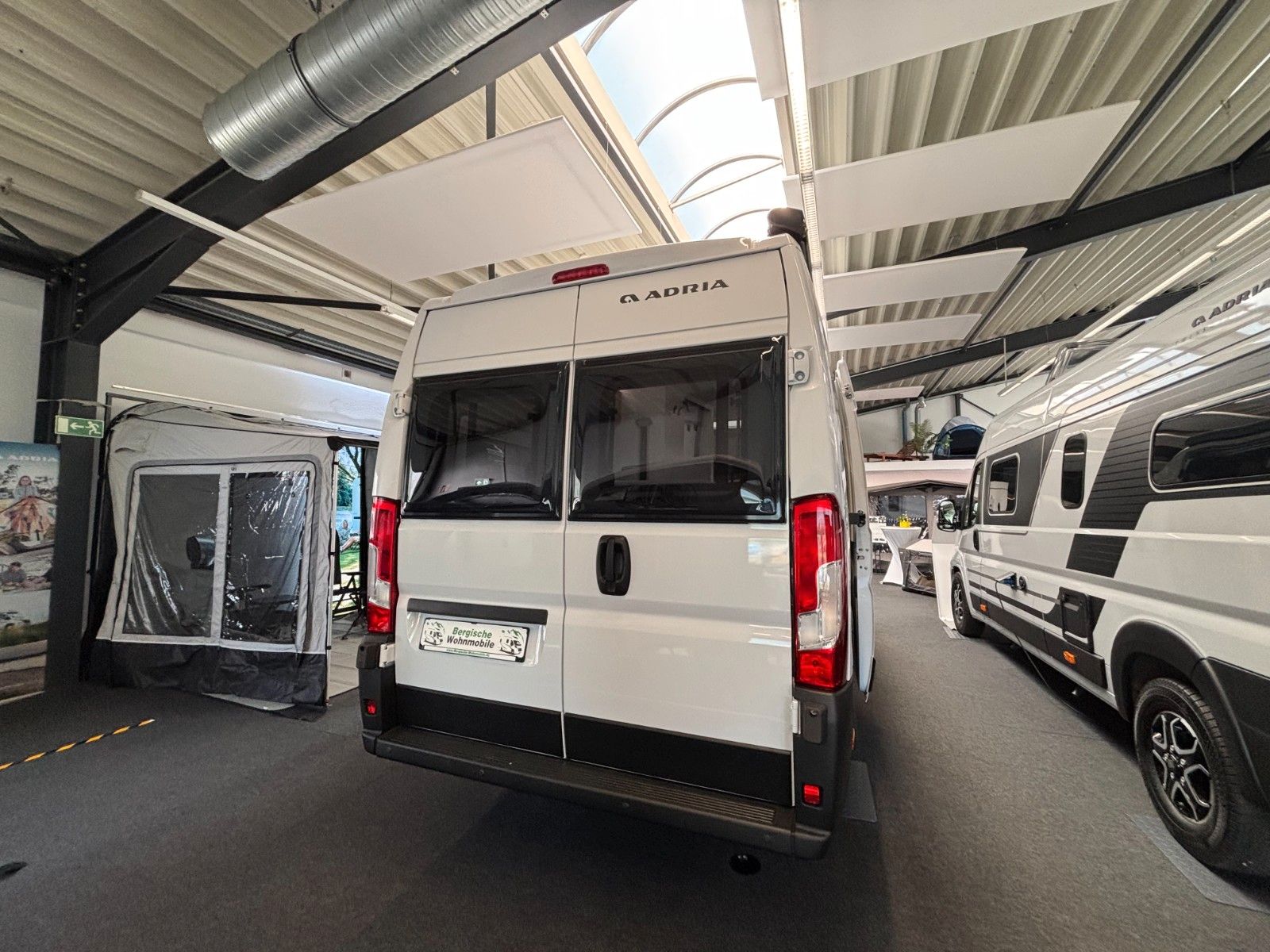 Adria Twin 640 SGX White Edition