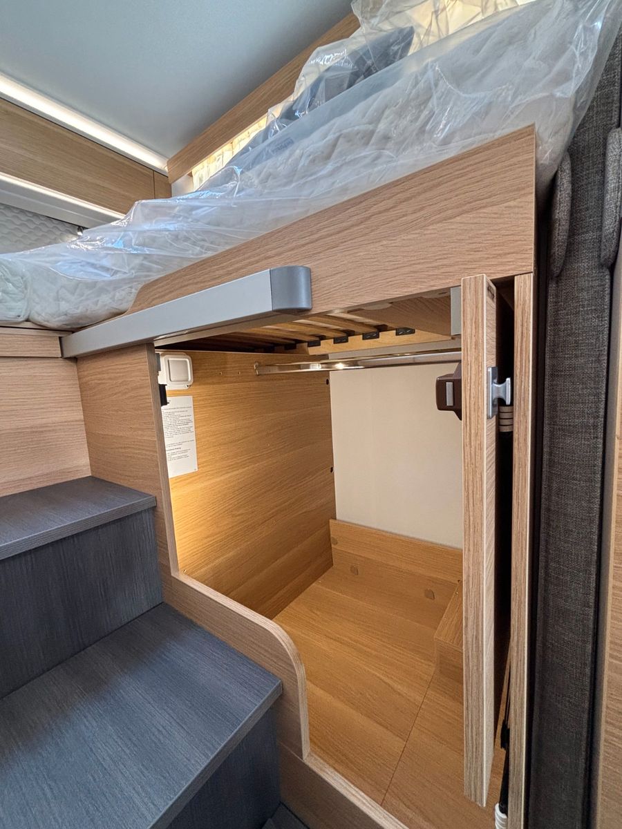 Adria Matrix 60Y 670 SL Jubilee 180,Luftfed.,Combi6 E