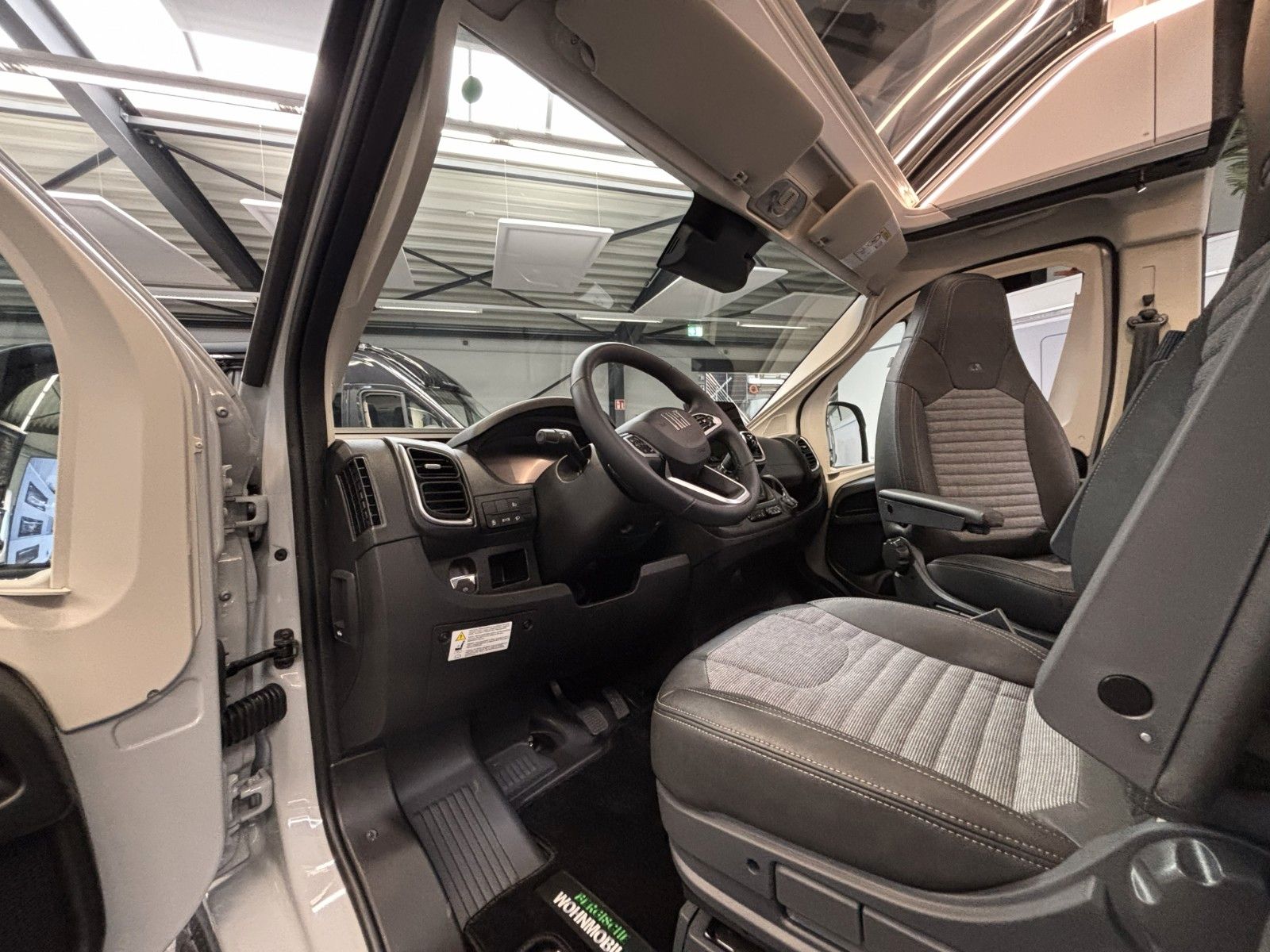 Adria Twin Edition 640 SGX 42,5Maxi 180PS,Autom.,Arno,