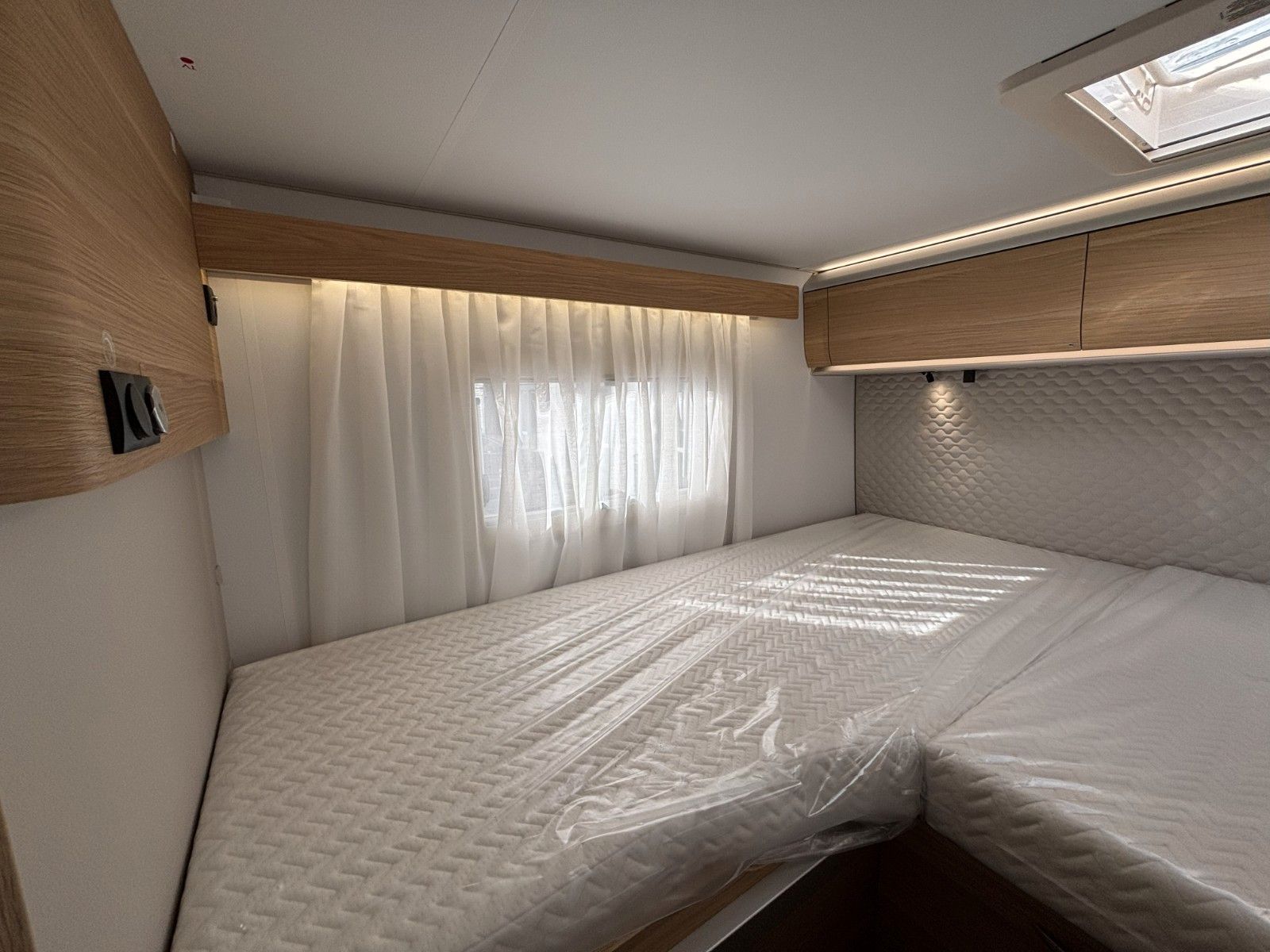 Adria Matrix 60Y 670 SL Jubilee 180,Luftfed.,Combi6 E