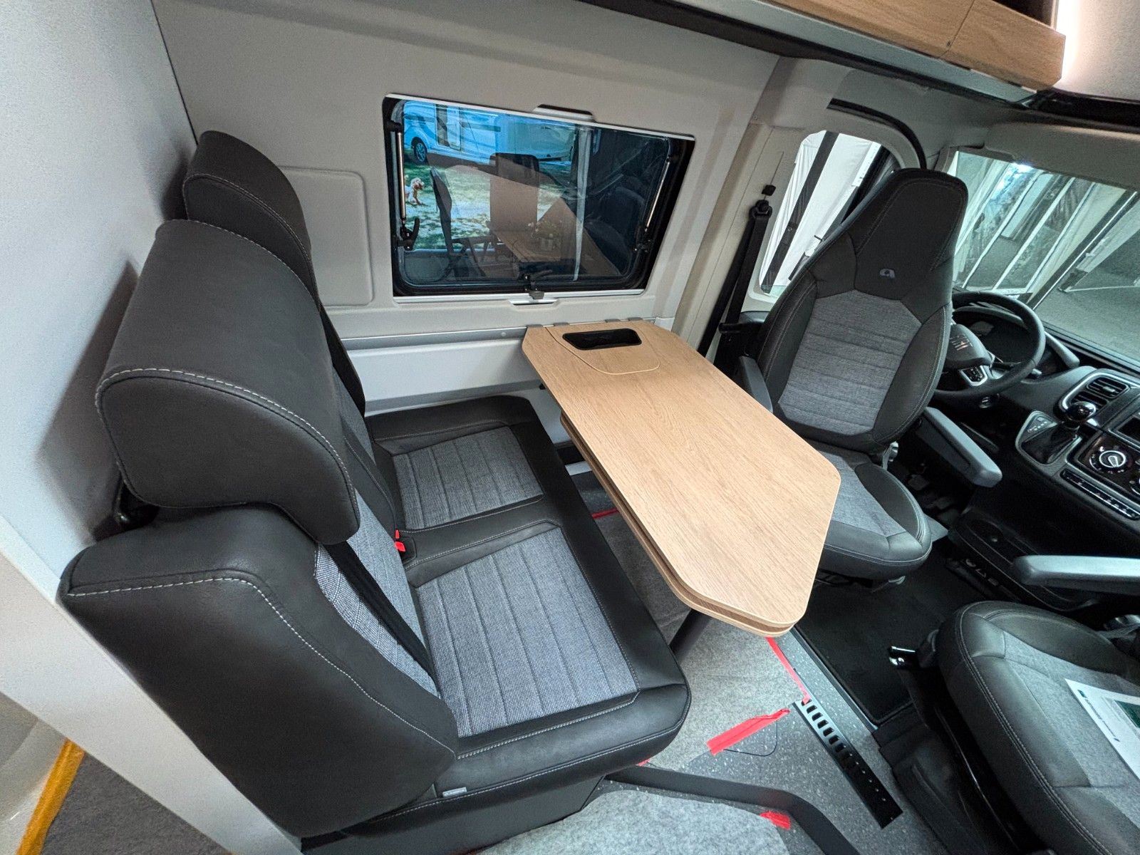 Adria Twin 640 SGX White Edition