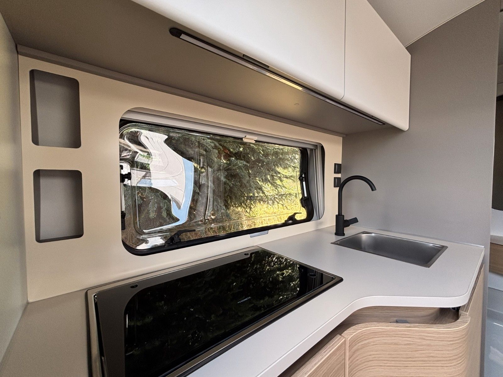 Adria Action 391 LH, Mover, Applikationen Grau 2026