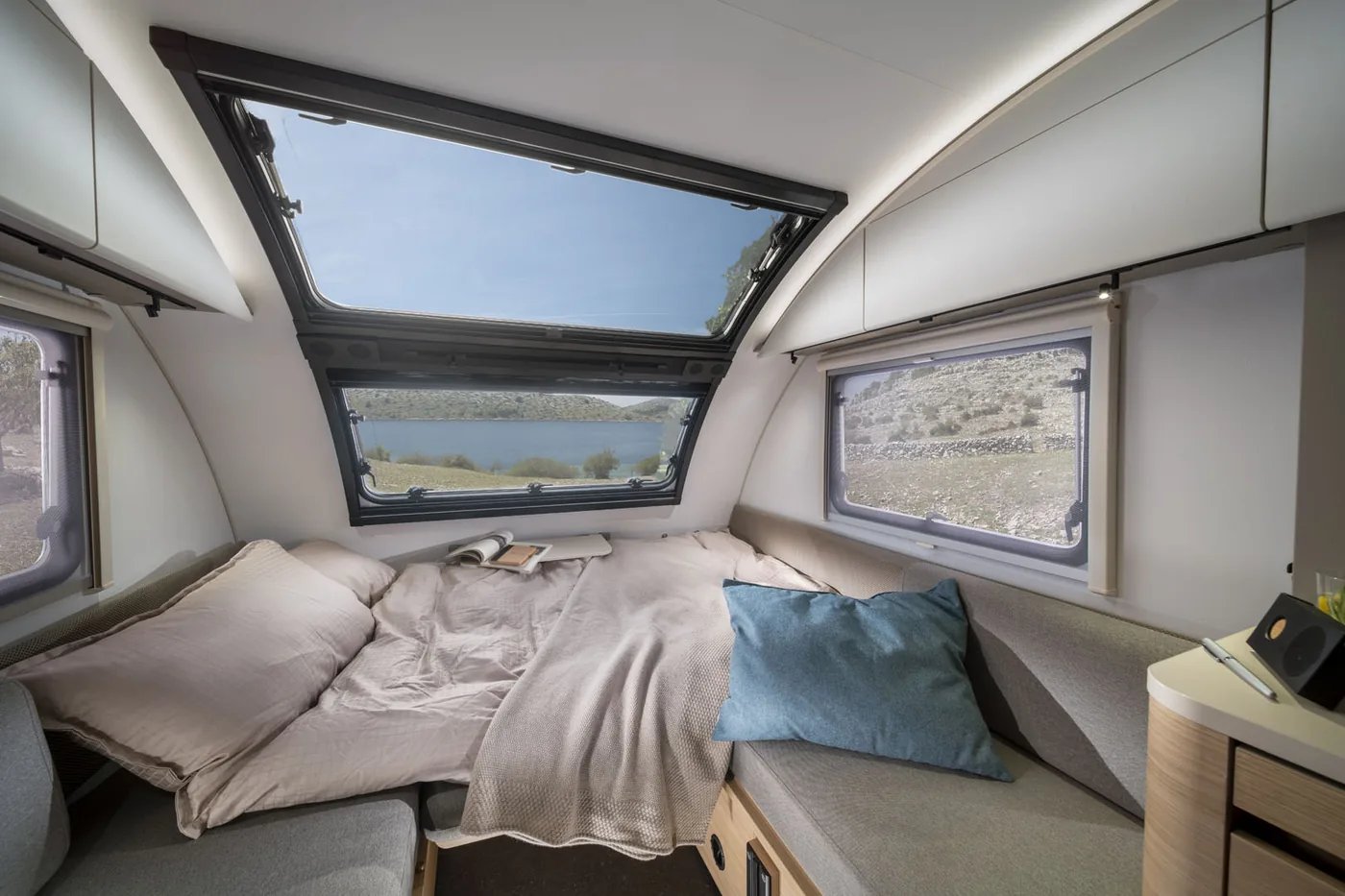 Adria Action 391 LH - Schlafbereich mit komfortablem Bett
