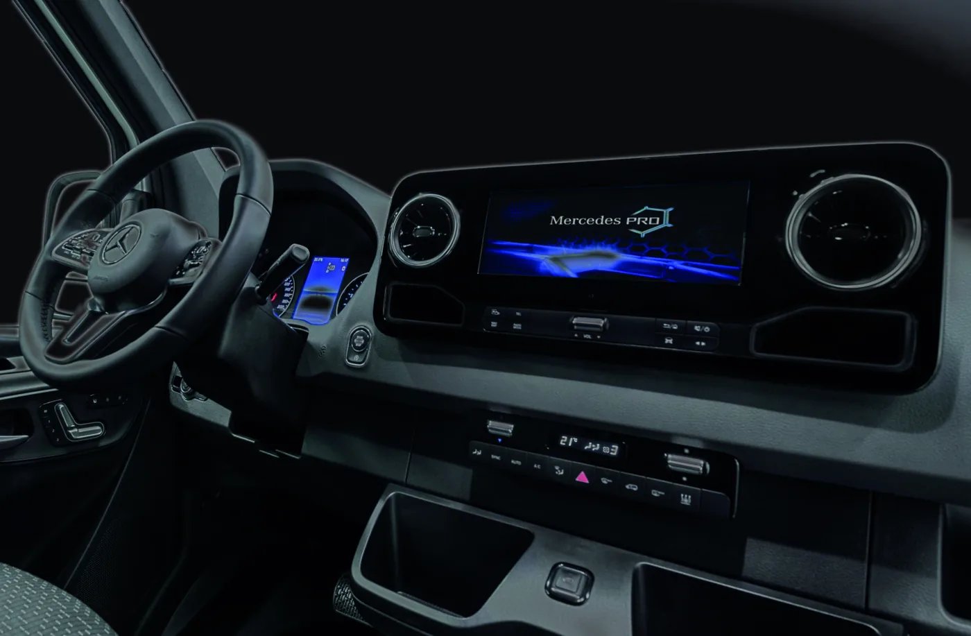 Mercedes-Benz Sprinter Cockpit als Basisfahrzeug des Adria Matrix Supreme MB, mit Mercedes-PRO-Infotainment